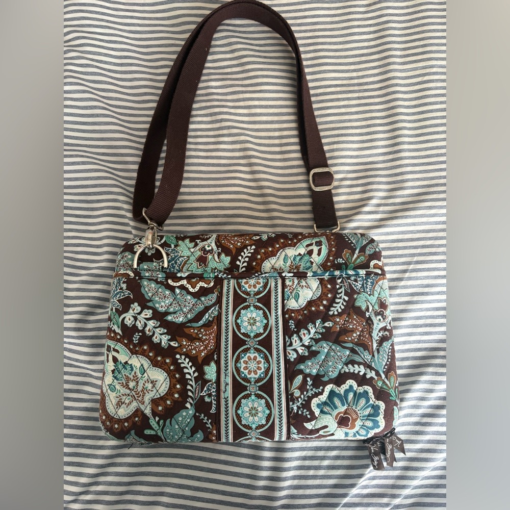 Vera Bradley Patterned Brown and Blue Bag/ Tablet, Laptop Holder/Travel Bag